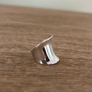 Sterling silver ring size 6 (fits like a 5.5)